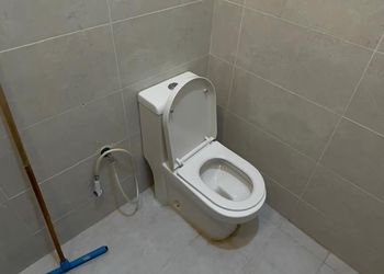 شقة بغرفة معيشة وغرفتين نوم 