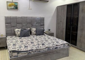 شقة بغرفة معيشة وغرفتين نوم 