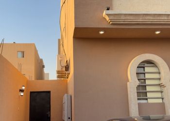 شقة بغرفة معيشة وغرفة نوم 