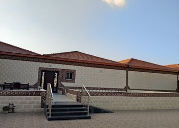 استراحة بمسطح اخضر ومجالس
