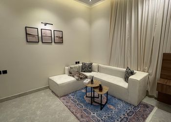 استديو بسرير ماستر وجلسة جانبية 