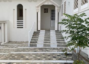 شقة بغرفة معيشة وغرفتين نوم 