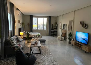 استديو واسع وجميل بدخول ذاتي 
