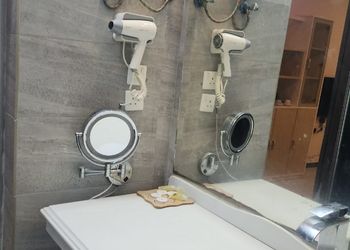 استديو بأثاث مريح وبسيط 