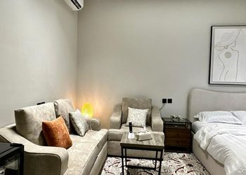 استديو بسرير ماستر