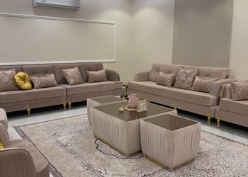 شاليه بمجلس وفناء خارجي