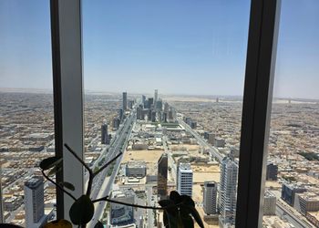شقة بغرفتين نوم وصالة 