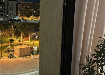 استديو بسرير ماستر وجلسة جانبية 