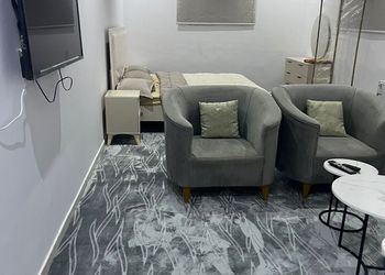 استديو بسرير ماستر وجلسة جانبية