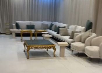 استراحة بمسبح خارجي وصالة جلوس