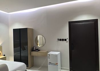 استديو بسرير ماستر وجلسة جانبية 