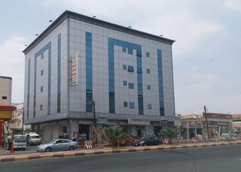 استديو بأثاث مريح وبسيط 