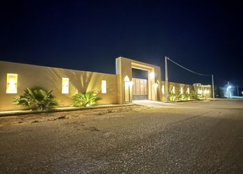 استراحة بجلسة خارجية واجواء ممتعة