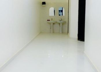 استراحة بصالة ومسطح أخضر