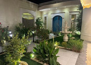 شاليه بألعاب أطفال ومسبح