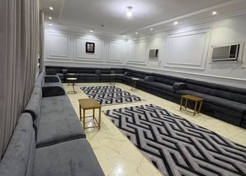 استراحة بمسبح خارجي 