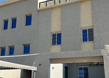 استديو هادئ بسرير ماستر 