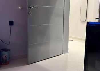 استديو هادئ بدخول ذاتي 