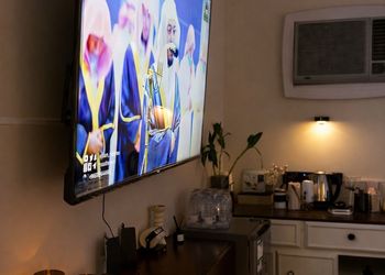 شقة بصالة أنيقة ودخول ذاتي