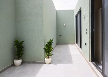 شقه بغرفتين نوم وصاله بحوش خارجي