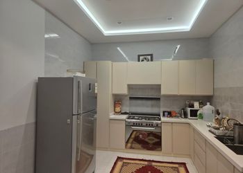شقة بغرفتين نوم وصالة 