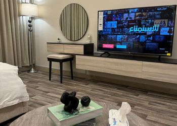 استديو هادئ بسرير ماستر