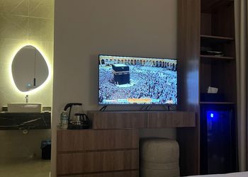 استديو بسرير ماستر وأثاث مريح 