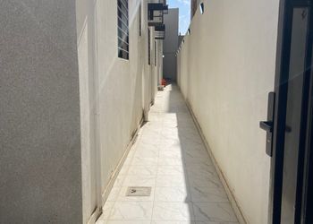 شقة بثلاث غرف نوم وصالة