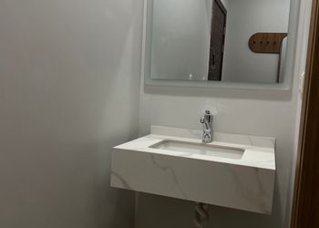 استديو بسرير ماستر وجلسة جانبية