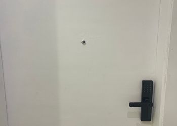 استديو بسرير ماستر وجلسة جانبية 