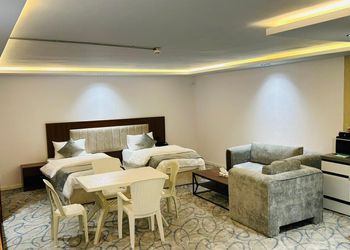 استديو هادئ بسريرين فردية