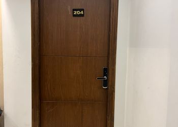 استديو بسرير ماستر