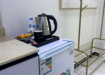 استديو بسرير ماستر وجلسة جانبية