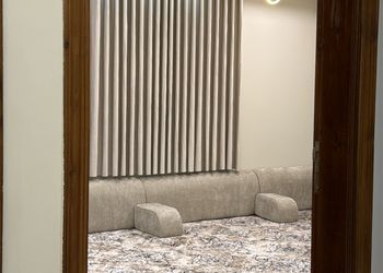 شاليه بمسبح خارجي ومجالس واسعة 