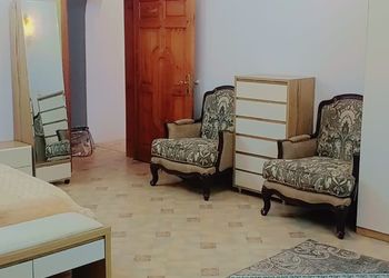 شقة بغرفتين نوم وغرفة جلوس 