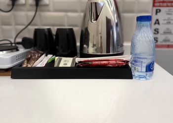 استديو بسرير ماستر وجلسة مريحة 