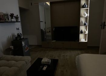 استديو بسرير ماستر وجلسة جانبية 