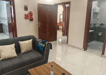 شقة بثلاث غرف نوم 