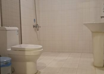 شقة بغرفتين نوم وصالة 