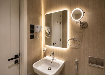 شقة بصالة أنيقة وتصميم فاخر 