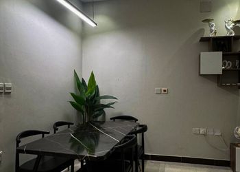 شقة بصالة مريحة وغرفتين نوم 
