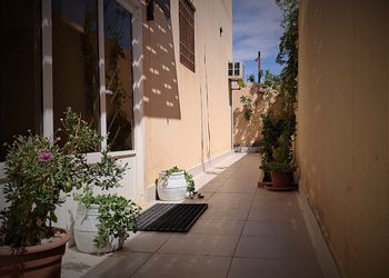 استديو بسرير ماستر وبدخول ذاتي