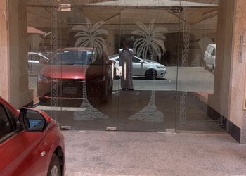 شقة بغرفة معيشة وغرفة نوم 