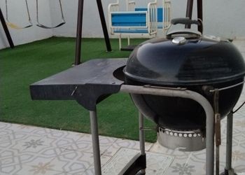 شاليه بجلسه خارجيه ومسطح اخضر