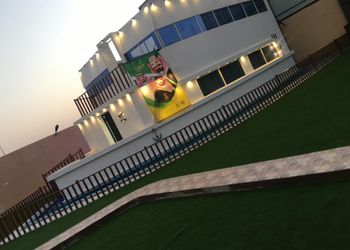 شاليه بجلسه خارجيه 