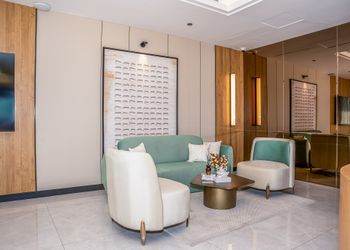 استديو بأثاث مريح وبسيط 
