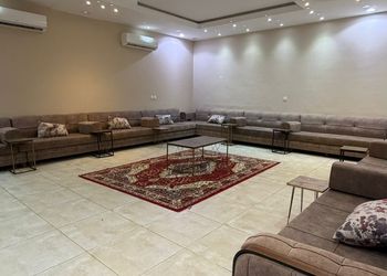شاليه بألعاب مائية وجلسة خارجية