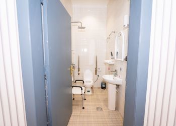 شاليه بمجلس وجلسة خارجية 