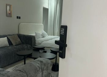 استديو هادئ بسرير ماستر 