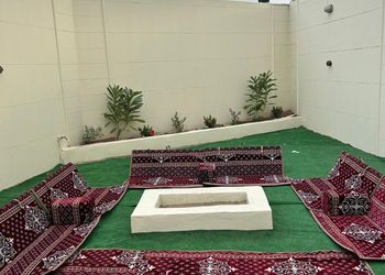استراحة بمسبح خارجي وجلسة خارجية